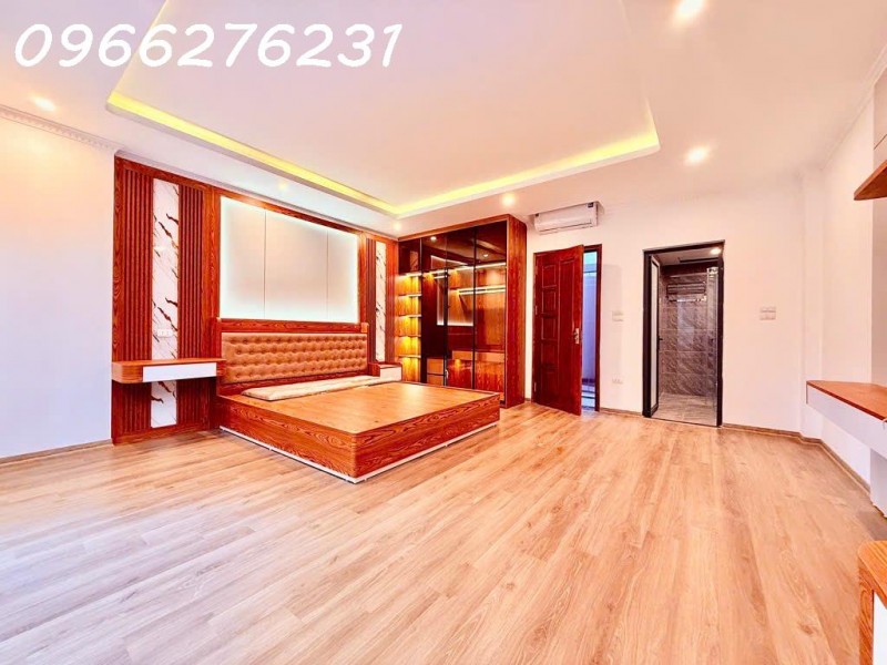 CẦN TÌM KHÁCH SN82- HOÀNG CẦU - 7 TẦNG THANG MÁY - Ô TÔ DỪNG ĐỖ - GẦN HỒ 13,8 TỶ