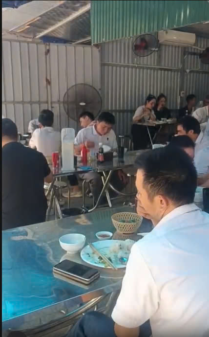 SANG NHƯỢNG QUÁN CƠM TẠI DỊCH VỌNG HẬU, CẦU GIẤY, HÀ NỘI