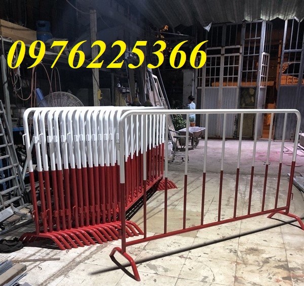 Hàng rào chắn barie di động khổ 1m x 2m 