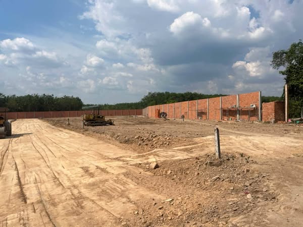 CẦN BÁN 13.831M ĐẤT SKC GIÁ 30 TỶ TẠI BÌNH DƯƠNG