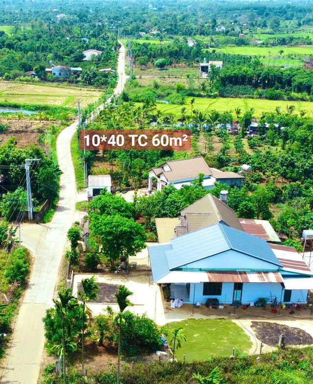 Ea Hu-Cư Kuin- Đắk Lắk dt 10*40m sẵn 60m2 TC đường bê tông rộng 8m kdc giàu có đủ tiện ích giá chỉ