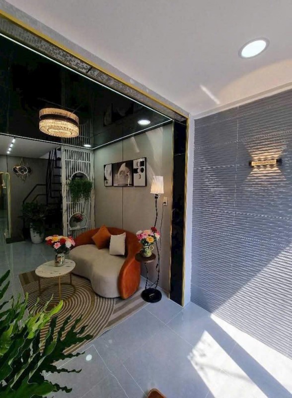 Nhà mới ở ngay, Hẻm xe hơi, gần Tô Ngọc Vân sau lưng Điện Lực Thủ Đức 40m2 giá 3.18 tỷ