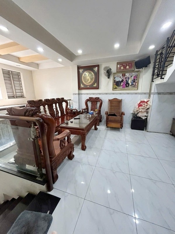 Bán Nhà 3 Tầng Mặt Tiền 5m,  Nguyễn Văn Nghi, Gò Vấp - Chỉ 6.5 Tỷ