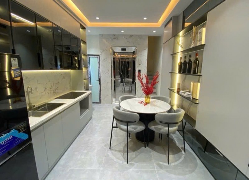 NHÀ ĐẸP THANG MÁY - FULL NỘI THẤT BÀN GIAO. Giá Bán : 8.9 TỶ