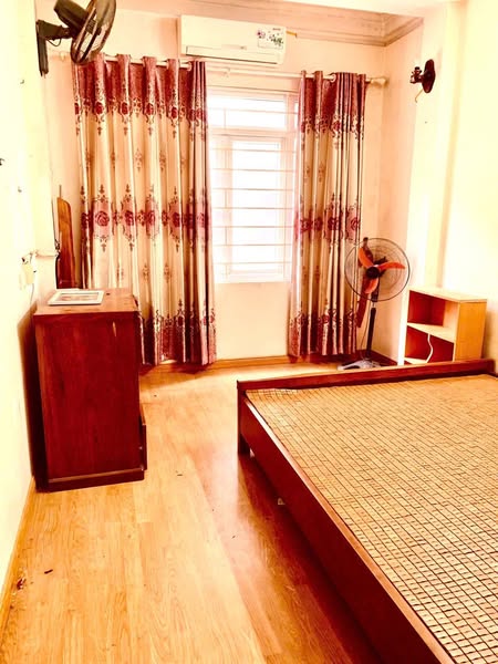 Cho thuê nhà Phố Đại La 5 tầng x 27m2, 3 ngủ, 9 Triệu ở gđ, VP Công ty