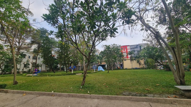 Nhà bán khu dân cư Trung Sơn giáp Him Lam Q.7, 100m2  ngang 5m, 4 tầng, 5pn, giá nhỉnh 17 tỷ