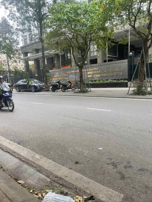 CHỈ 360 TRIỆU M CÓ NGAY BT QUÁN THÁNH 100M 4 TÀNG MẶT TIỀN 5.5M 3 THOÁNG GÀN HỒ GIÁ 36 TỶ 0878168006