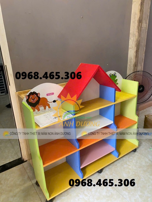 Kệ gỗ 3 tầng mầm non, kệ gỗ cao su nhà trẻ mẫu giáo