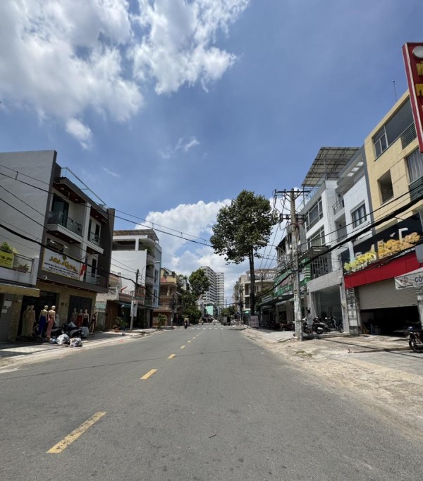 BÁN NHÀ 4 TẦNG MẶT TIỀN SỐ 4 KHU TÊN LỬA – GẦN AEON MALL – 6x20M – GIÁ CHỈ 20.5 TỶ