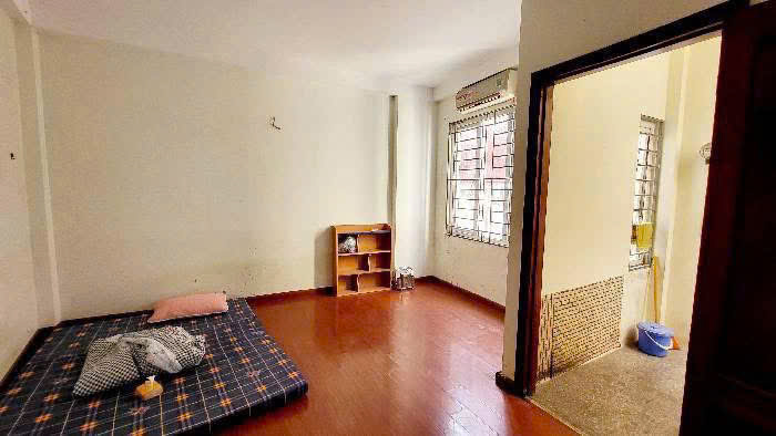 Cho thuê nhà ngõ Hoàng Mai 5 tầng x 34m2, 3 ngủ, 11 Triệu làm VP, ở gđ, nhóm đi làm
