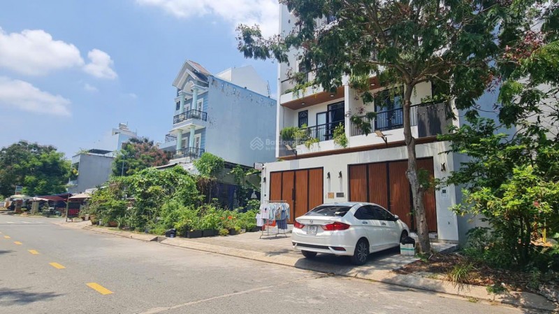 Bán đất ngay khu dân cư Đại Phúc phân lô - đường ô tô 40m- 3 làng đường- 100m2 ngang 5m, nhỉnh 7 tỷ