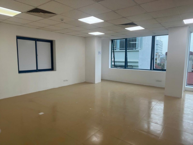 40 và 43m2 văn phòng cho thuê tại số 18 ngõ 11 thái hà. lh chủ nhà