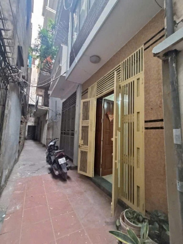 NGUYỄN VĂN TRỖI - 20M RA ÔTÔ DT 40m2 4 tầng mặt tiền 3.4m Giá 8 tỷ