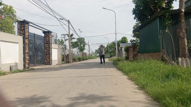 Bán đất Lương Tài, Bắc Ninh. 90m2 * mt 5m * 2,65 tỷ. ô tô tránh, kinh doanh