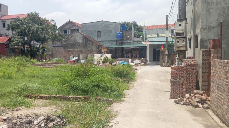 Bán đất Thị Xã Thuận Thành. Bắc Ninh. 56m2 * mt 4,2m * 1,4 tỷ. ô tô vào đất.