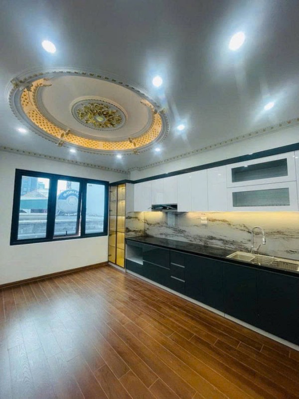 SIÊU PHẨM MỚI KÍNH COONG GIỮA LÒNG BA ĐÌNH – NGÕ THÔNG – 2 Ô TÔ TRÁNH – THANG MÁY XỊN – CHỈ 10.8 TỶ