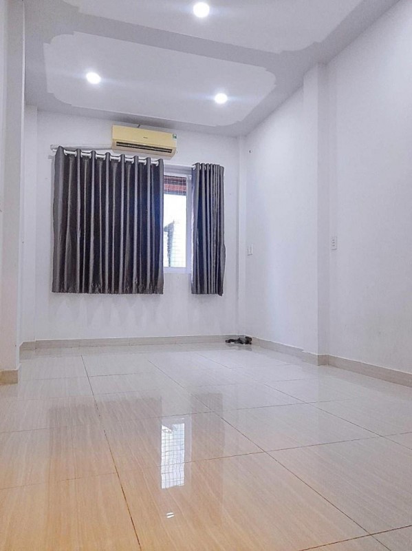 **Bán nhà 3 tầng phường 2, Tân Bình* đường Nguyễn Trọng Tuyển; (4,5x10) 6 tỷ