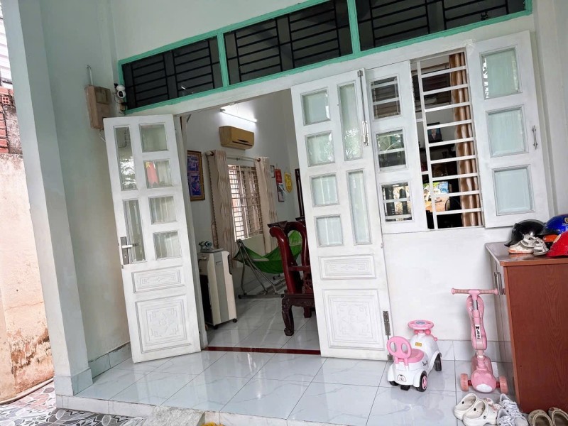Bán nhà 130m², 2 tầng, 3PN, 2WC, Tân Phú, Thủ Đức - 4.4 tỷ