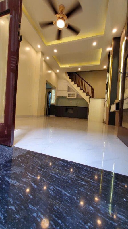 GIẢM GẤP 500 TRIỆU CÒN 5,2 TỶ.TÔN ĐỨC THẮNG ĐỐNG ĐA 3 TẦNG, 33 M, NGÕ 3,5 M, 70 M RA PHÓ, SỔ ĐỎ
