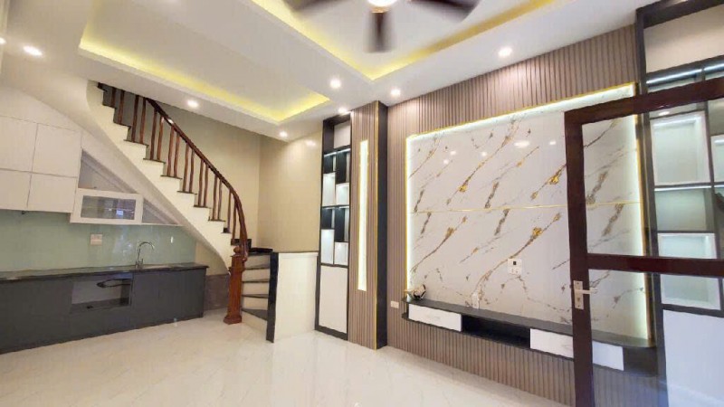 GIẢM GẤP 500 TRIỆU CÒN 5,2 TỶ.TÔN ĐỨC THẮNG ĐỐNG ĐA 3 TẦNG, 33 M, NGÕ 3,5 M, 70 M RA PHÓ, SỔ ĐỎ