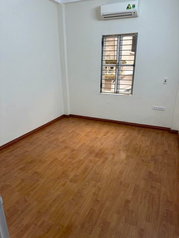 Cho thuê nhà ngõ 151 Dương Văn Bé, 45m2 x 5 tầng, 6 ngủ, 17 triệu KD online, VP, ở hộ gđ