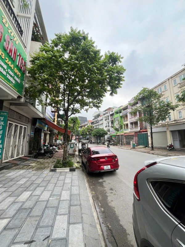 SĐCC- BÁN nhanh  NHÀ MẶT PHỐ 62m 6 Tầng- Vỉa hè Kinh Doanh  Thang máy - View Công Viên. Đường xe