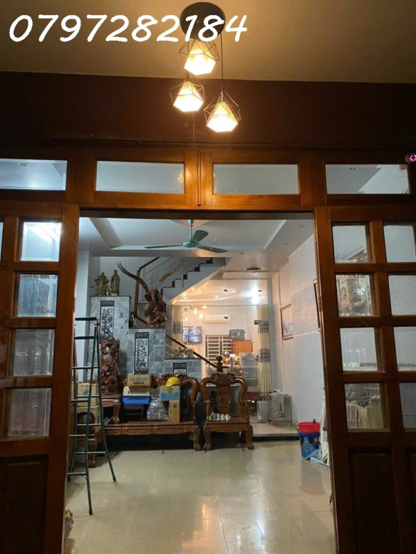 Bán nhà Đường Lã Xuân Oai,Lê Văn Việt Quận 9, giá 9,29 tỷ, diện tích 90 m2, ngang 5m, 4 tầng.
