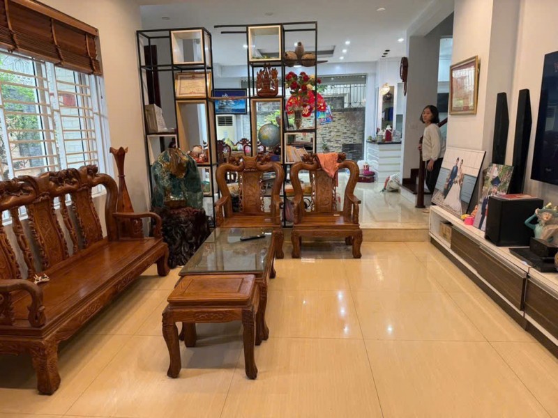 [GẤP] Bán nhanh BT bán đảo Linh Đàm view hồ lộng gió 200 m2 sổ đỏ giá rẻ 46 tỷ