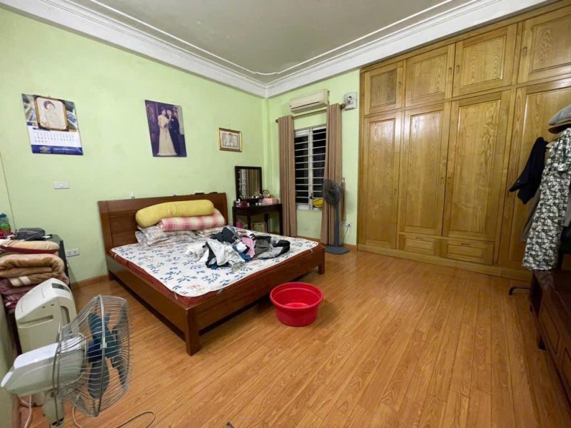 Bán nhà Cát Linh, phân lô ô tô, kinh doanh 36m 5 tầng mặt tiền 4m giá chào 14 tỷ