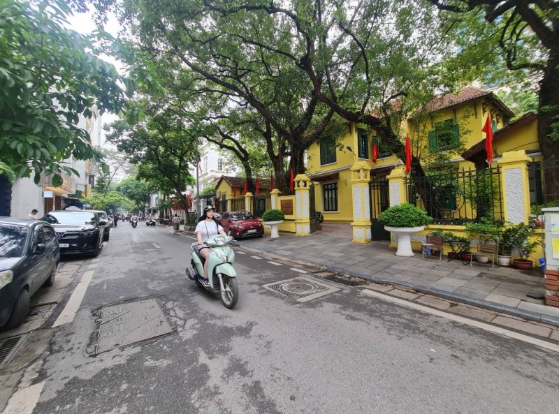Hiếm có nhà phố cổ bán DT352 m2, Mặt tiền 11m giá chỉ 180 tỷ