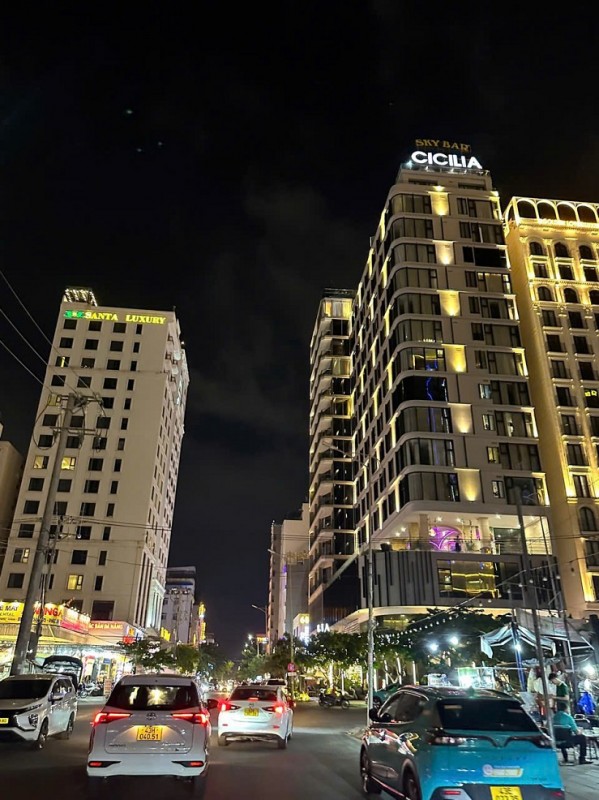 BÁN CẶP ĐẤT HOÀNG KẾ VIÊM, TẶNG NHÀ 3 TẦNG CHO THUÊ CÓ DÒNG TIỀN. LH: 0905233234