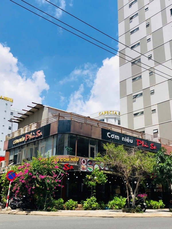 BÁN CẶP ĐẤT HOÀNG KẾ VIÊM, TẶNG NHÀ 3 TẦNG CHO THUÊ CÓ DÒNG TIỀN. LH: 0905233234