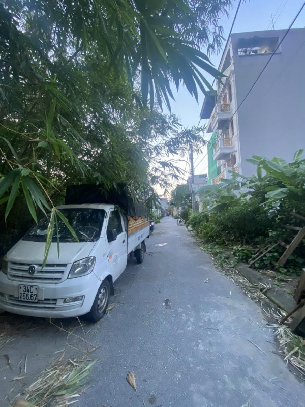 Bán đất Thạch Bàn gần chợ Đồng Dinh ngõ oto tránh 80m, mặt tiền: 5.3m vuông vắn 10 tỷ 4