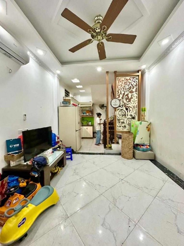 TRUNG TÂM QUẬN HAI BÀ TRƯNG 38M - 5 TẦNG - LÔ GÓC - NGÕ THÔNG - KINH DOANH - NHÀ MỚI