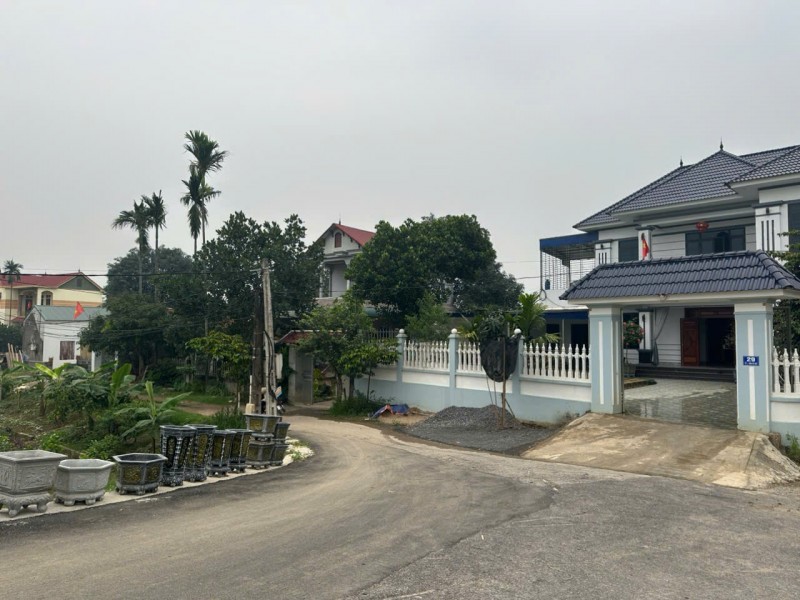 Bán 109m và 111m full ont 
vị trí : thủy xuân tiên-tiên chương mỹ-hà nội
cách quốc lộ 6 chỉ 500m