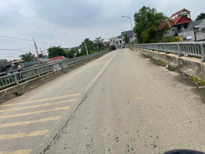 Bán 109m và 111m full ont 
vị trí : thủy xuân tiên-tiên chương mỹ-hà nội
cách quốc lộ 6 chỉ 500m