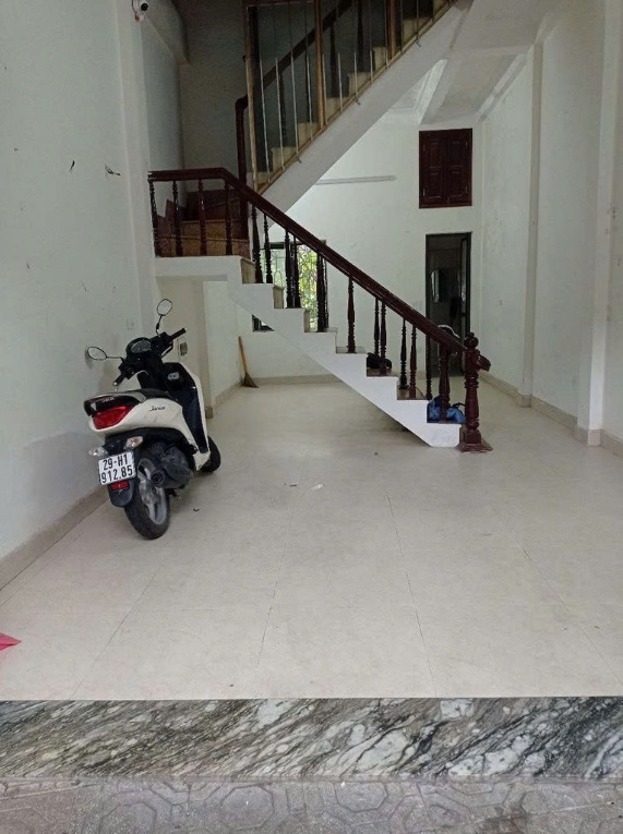 Cho thuê nhà ngõ 57 Phố Vĩnh Tuy 40m2 x 4 tầng, 4 ngủ, 13 Triệu KD, kết hợp ở gia đình