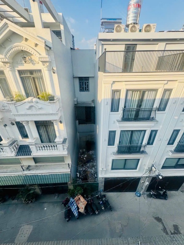 GÒ VẤP KHU PHÂN LÔ 4 TẦNG 4X15M GARA Ô TÔ NGAY CV LÀNG HOA GIÁ CHỈ 7.X TỶ