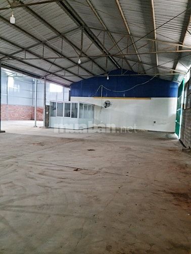 Cho thuê kho xưởng dt 1000m2 và 50m2 căn hộ nhà ở ngay cạnh kho tại Thủy Nguyên, Hải Phòng