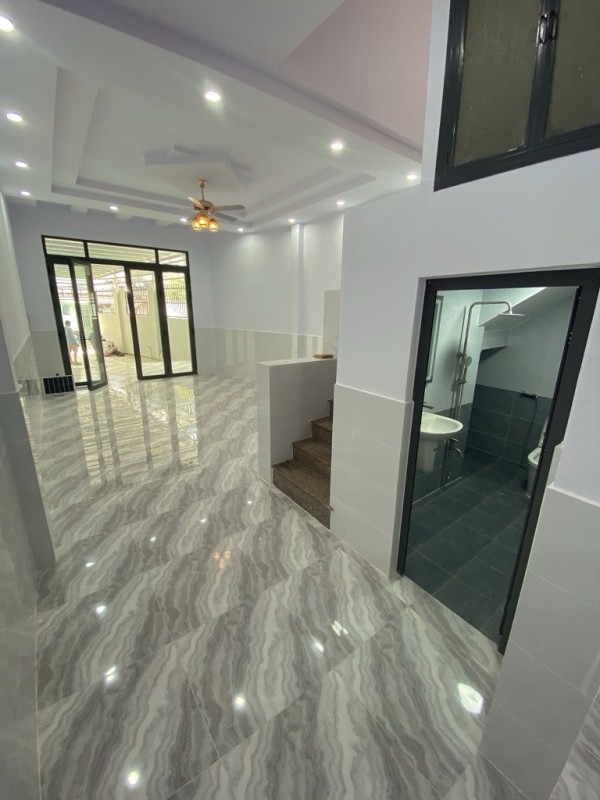 BÁN NHÀ TỈNH LỘ 10 BÌNH TÂN - XE HƠI NGỦ TRONG NHÀ - 3 TẦNG BTCT
115M - 6.1 TỶ