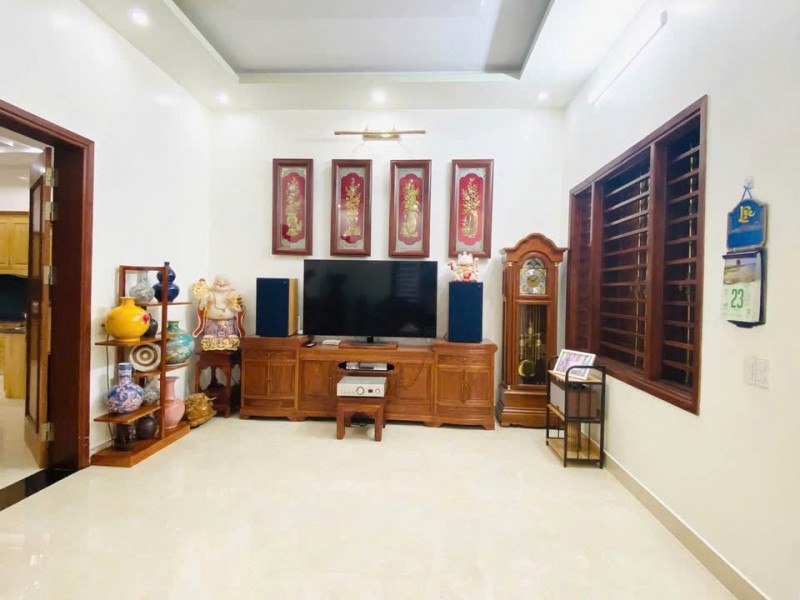 HOT HOT HOT – CẦN BÁN NHANH CĂN NHÀ ĐẸP Tại  Đường Cao Bá Quát, P. Trường Thi. TP.Vinh, Nghệ An