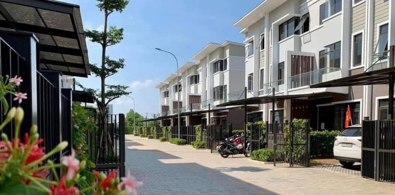 BÁN NHÀ TIỆN NGHI 3 TẦNG 5x20M, NHÀ SIÊU ĐẸP NGAY KDC CAO CẤP BÌNH HƯNG, BÌNH CHÁNH – NHỈNH 11 TỶ ,