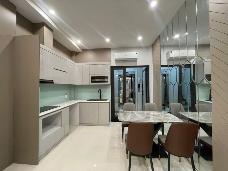BÁN NHÀ TRUNG TÂM CẦU GIẤY – 60M2 X 5 TẦNG – GARA - GIÁ CHỈ 17 TỶ.