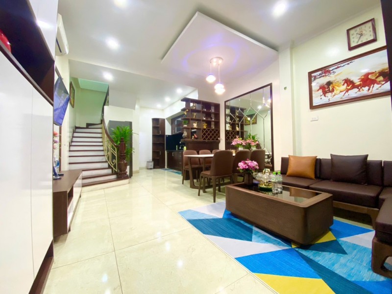 Bán nhà phố Nguyễn Viết Xuân, 20m ô tô tránh, nhà đẹp, full nt xịn, 37/40m, 5T, 9.6 tỷ