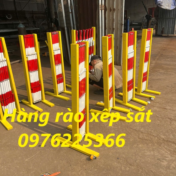 Hàng rào xếp sắt di động