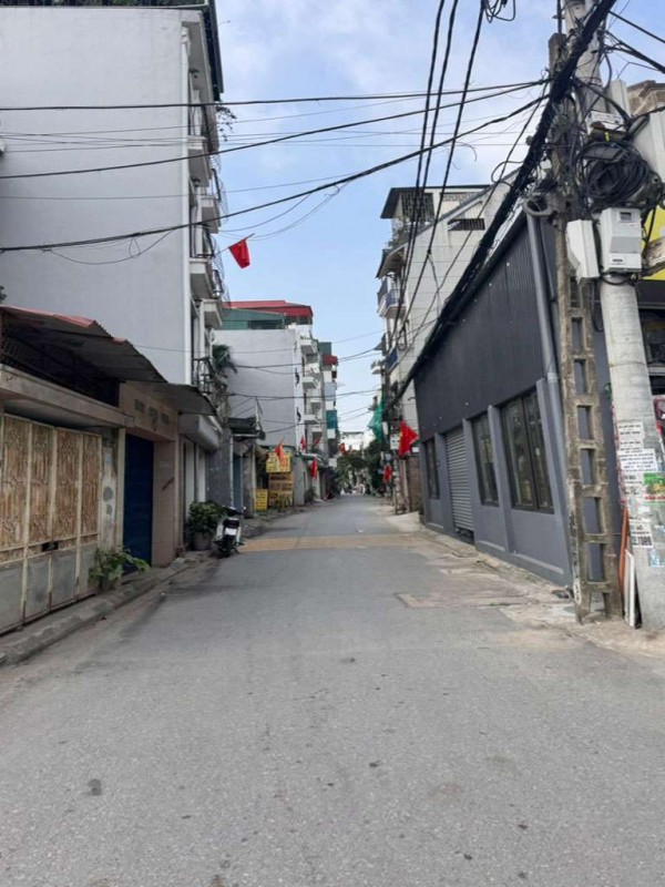 Bán đất Kẻ Tạnh Giang Biên ngõ thông oto tránh diện tích 136m, mặt tiền rộng: 6.7m, 19 tỷ