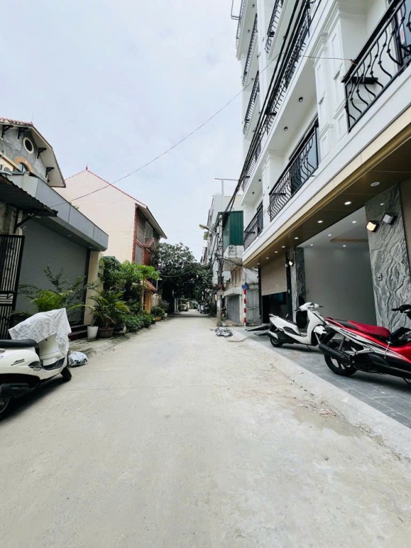 QUAN TÂM NGAY- BÁN NHÀ MẶT PHỐ ĐẠI LA - 53m 5 Tầng. GARA Ô TÔ 10 mét ra MP. Chỉ hơn 10 tỷ.