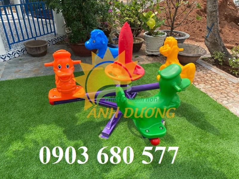 Đu quay hình con vật đáng yêu cho trẻ em mầm non