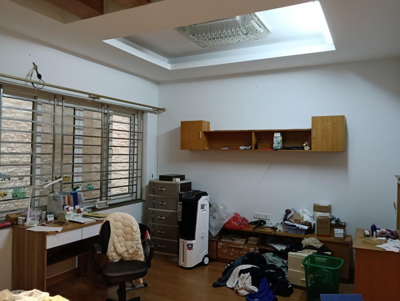 Bán nhà 5 tầng Võ Chí Công, Tây Hồ, ô tô lùi cửa, gần phố, lô góc, 48m, mt 5.2m, 12 tỷ.