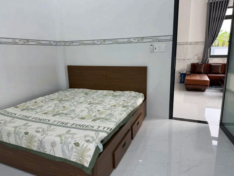 NHÀ SIÊU ĐẸP - VỊ TRÍ ĐẮC ĐỊA - Cần Bán Nhà Mái Thái Sân Vườn, Phường Phú Tân, TP Bến Tre